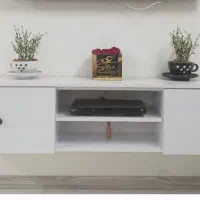 میز تلویزیون ملامینه در حد نو بدون هیچ مشکلی