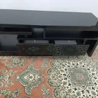 میز زیر تلویزیون