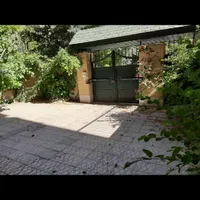 ۲۰۰ متر کلنگی بر ۱۰ شمالی ۴ طبقه بنا/ سعادت آباد