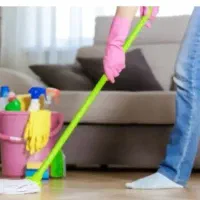 خدمتکار هستم نظافت و کارهای دیگر هم انجام میدم