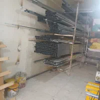 فروشنده در انبار کناف