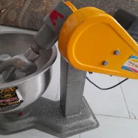 خمیرگیر . کالباس بر . میز کانتر