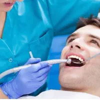دستیار دندان پزشک هستم