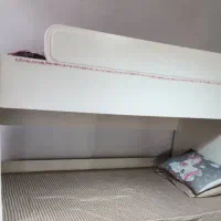 تخت دو طبقه و وسایل خونه