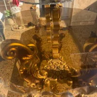 گل میز طلایی سلطنتی با شیشه سکوریت خارجی