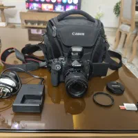 دوربین عکاسی canon 800D نو با رم ۲۵۶ گیگ و لوازم