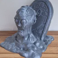 مجسمه با طرح زامبی