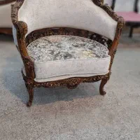 مبل منبت‌کاری‌شده ترنج همراه با میز و عسلی