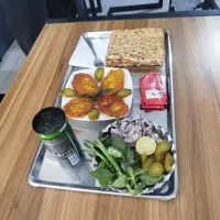 همکار در اشپزخانه