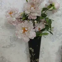 گل و گلدان باهم