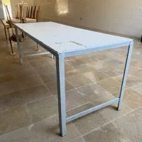 میز کار اهنی