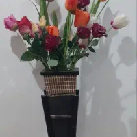 سبد گل رز و لاله