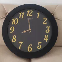 ساعت دیواری