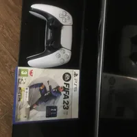 دسته ps5 و دیسک فیفا ۲۳ ps5