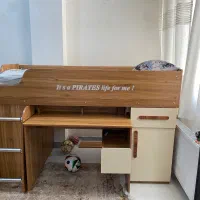 تخت نوجوانی