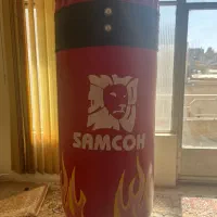کیسه بوکس و دستکش بوکس