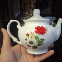 قوری چینی و لیوان ۲تمن