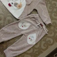 تعدادی لباس بچگانه در حد نو و کاملا تمیز|کفش و لباس بچه|اسلام‌شهر, شهرک لاله|دیوار