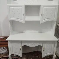 میز تحریر و کتاب خانه
