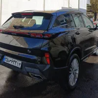 دونفر نیروی آقا وخانم برای کار درنمایشگاه خودرو