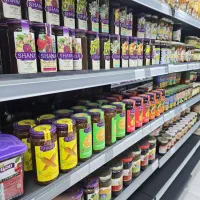 نیازمند نیروی کار در فروشگاه مواد غذایی