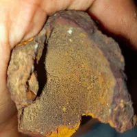 دو نمونه شهاب سنگ الماس دار الماس سیاه