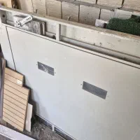 ۴ تا درب اسانسور تمیز و مرتب