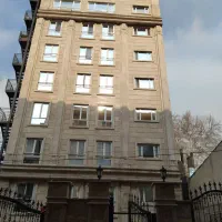 اوین ۱۸۰ متری ۳ خواب با ۳۰ متر حیاط خلوت