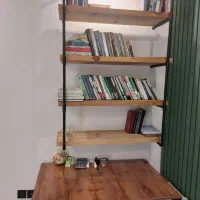 کتابخانه ومیز تحریر