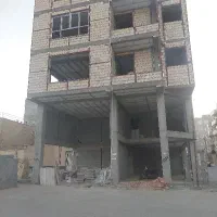 نگهبانی ساختمان در حال احداث