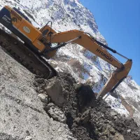 راننده بیل مکانیکی هستم