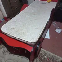 تخت نوجوان