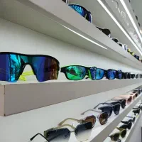 فروشنده خانم