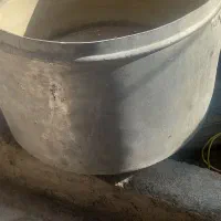 دیک مدنی|ظروف پخت‌وپز|فیروزآباد (فارس), |دیوار