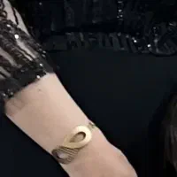 دستبند زنانه گم شده است