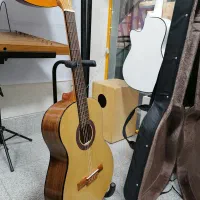 گیتار یاماها. گیتار الحمبرا|گیتار، بیس، امپلیفایر|همدان, |دیوار