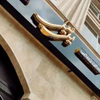 همکاری در سالن زیبایی