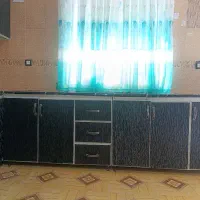 کابینت ها سالم به همراه هود و سینگ ودوتا ویترین .|آب‌چکان و نظم‌دهنده ظروف|همدان, |دیوار