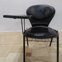 صندلی دانشجویی