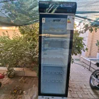 فریزر ایستاده ویک عدد یخچال کینو