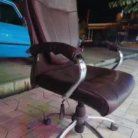 صندلی ساده و چرخی|صندلی و نیمکت|بروجرد, |دیوار