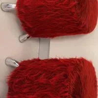 چهار پایه پشمی قرمز