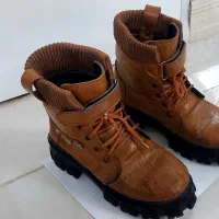 نیم بوت پسرانه|کفش و لباس بچه|رشت, گیل|دیوار