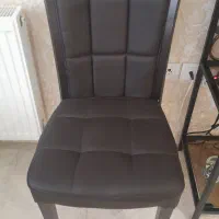 ۴عددصندلی چوبی کاملا سالم باروکش چرم