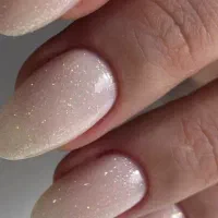 خدمات ناخن و همکاری هنرجویان کنار خودم