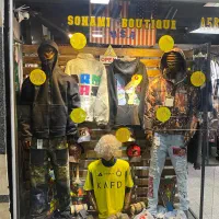 ویترین مغازه بوتیک کامل