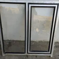 پنجره آلومینیوم با شیشه