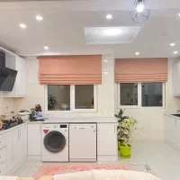 پرده رومن تمیز و سالم در حد نو