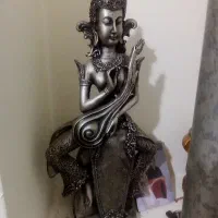 پنج عدد مجسمه