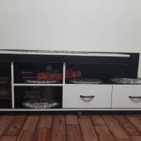 میز تلویزیون سالم بدونه خط و خش